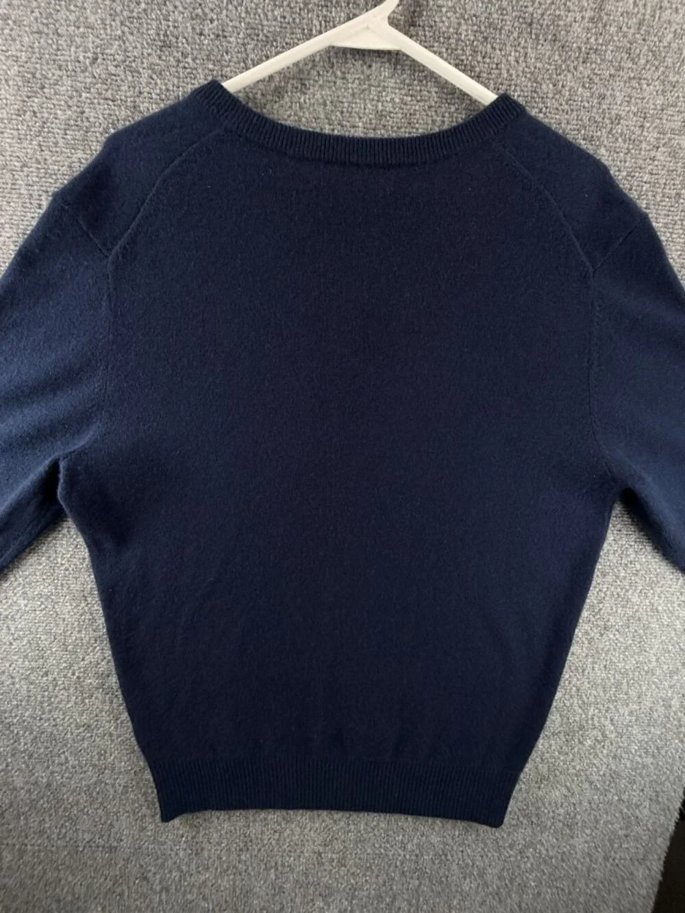 Daniel Cremieux Luxury Cashmere V Neck Knit Navy Blue Pullover Sweater Soft Med